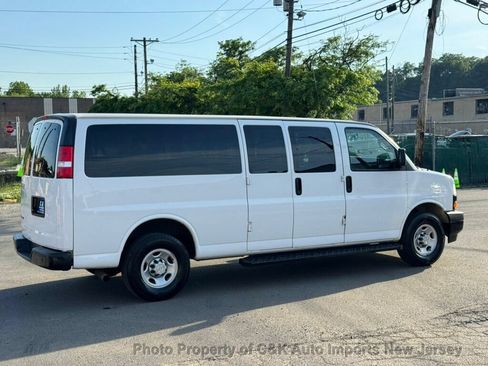 Used 2022 Chevrolet Express 3500 LS RWD image 8