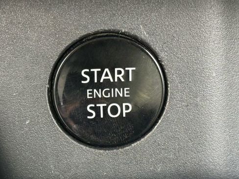 Used 2024 Nissan Rogue SV image 18