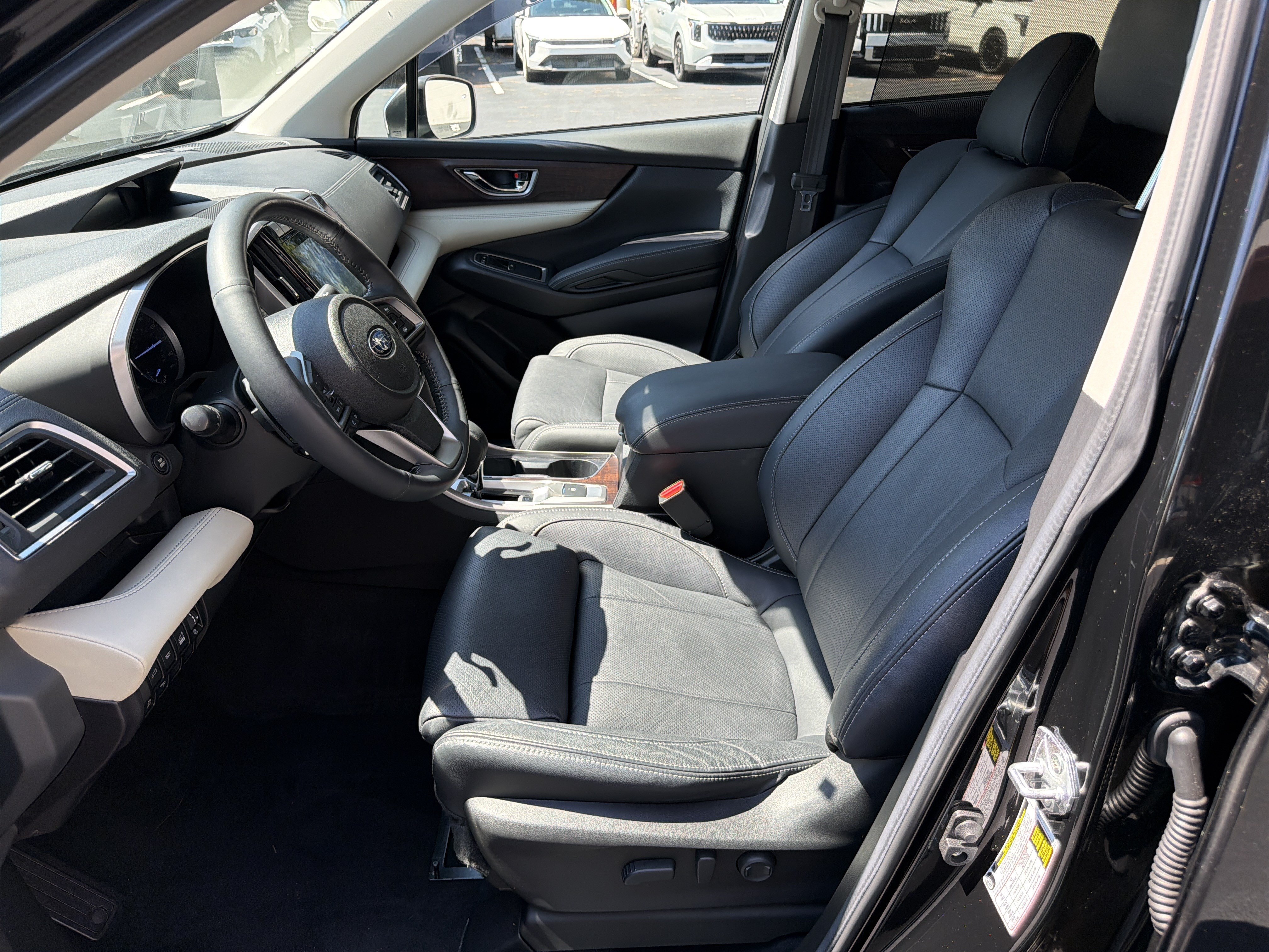 Used 2022 Subaru Ascent Touring AWD/4WD image 9