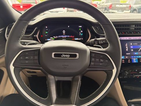 Used 2023 Jeep Grand Cherokee 4WD 4xe w/ Luxury Tech Group II image 19