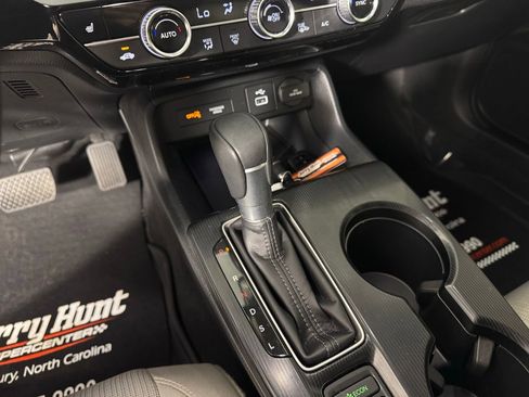 Used 2024 Honda Civic EX image 19