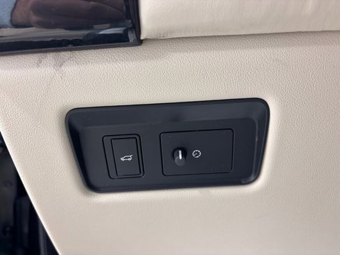 Used 2022 Land Rover Range Rover Westminster Edition image 21