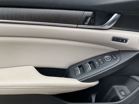 Used 2018 Honda Accord EX-L image 11