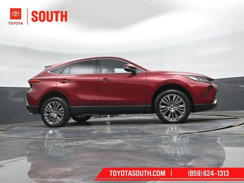 Used 2023 Toyota Venza XLE AWD/4WD image 39