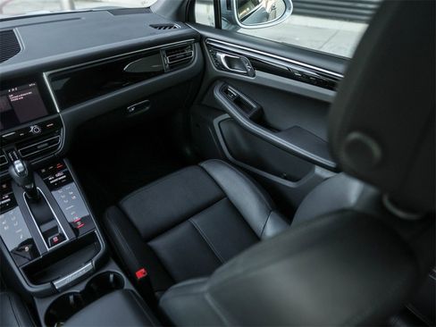 Used 2024 Porsche Macan S image 38