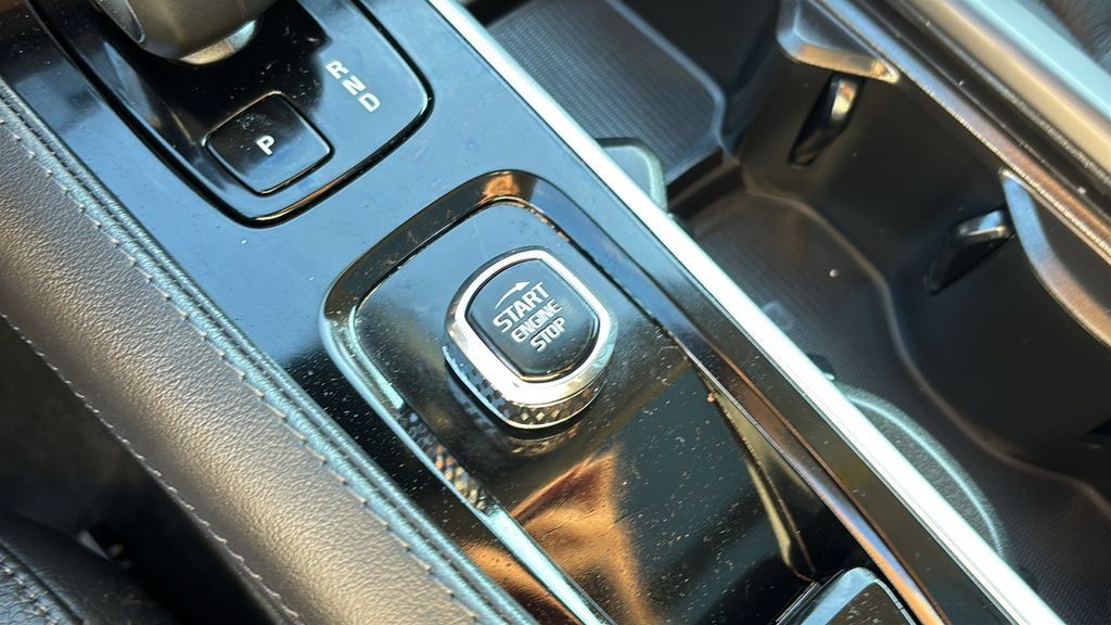 Certified 2023 Volvo XC90 T8 Plus w/ Protection Package Premier AWD/4WD image 16