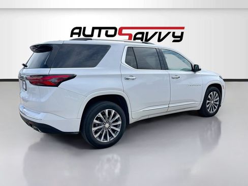 Used 2023 Chevrolet Traverse Premier FWD image 7