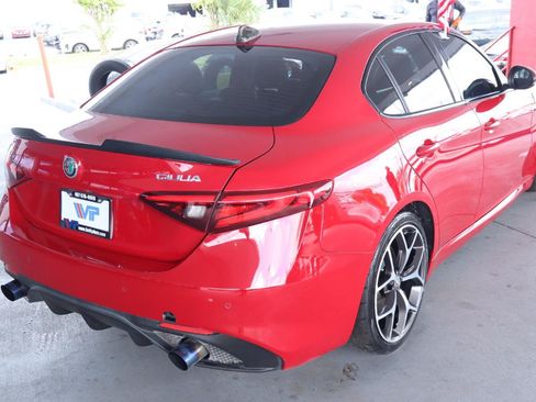 Used 2017 Alfa Romeo Giulia w/ Sport Appearance Package RWD image 5