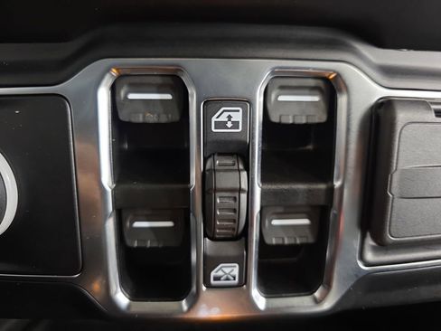 Used 2022 Jeep Gladiator Overland w/ Popular Equipment Package image 27