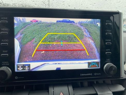 Used 2021 Toyota RAV4 XLE image 30