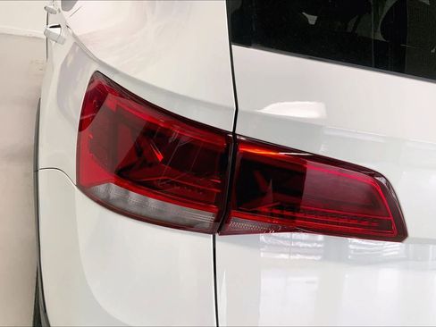 Used 2023 Volkswagen Taos SEL image 30