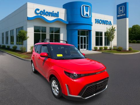 Used 2023 Kia Soul LX w/ LX Technology Package image 9