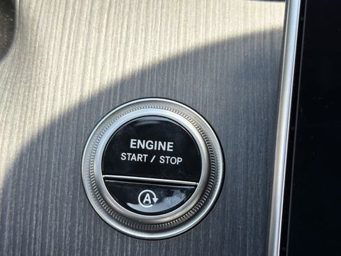 Used 2025 Mercedes-Benz C 300 Sedan image 15