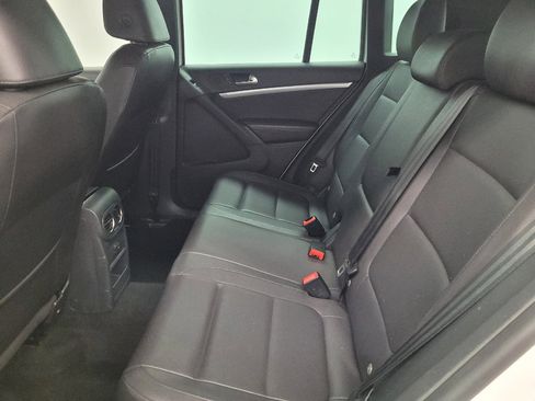Used 2016 Volkswagen Tiguan R-Line FWD image 18