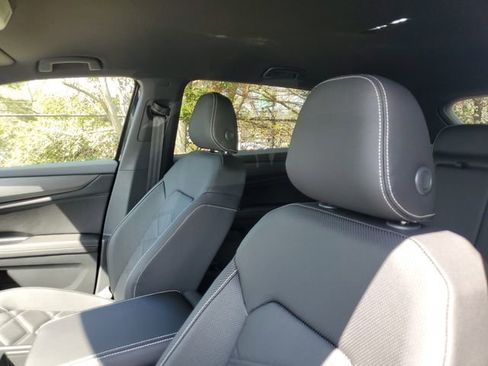 New 2026 Volkswagen Atlas Cross Sport SE image 16