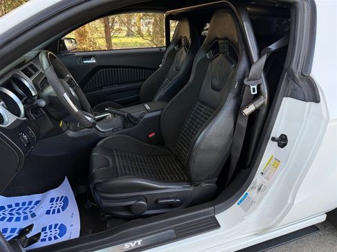 Used 2013 Ford Mustang Shelby GT500 RWD image 44