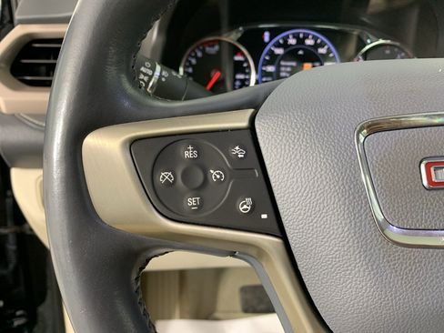 Used 2021 GMC Acadia Denali w/ Denali Technology Package FWD image 18