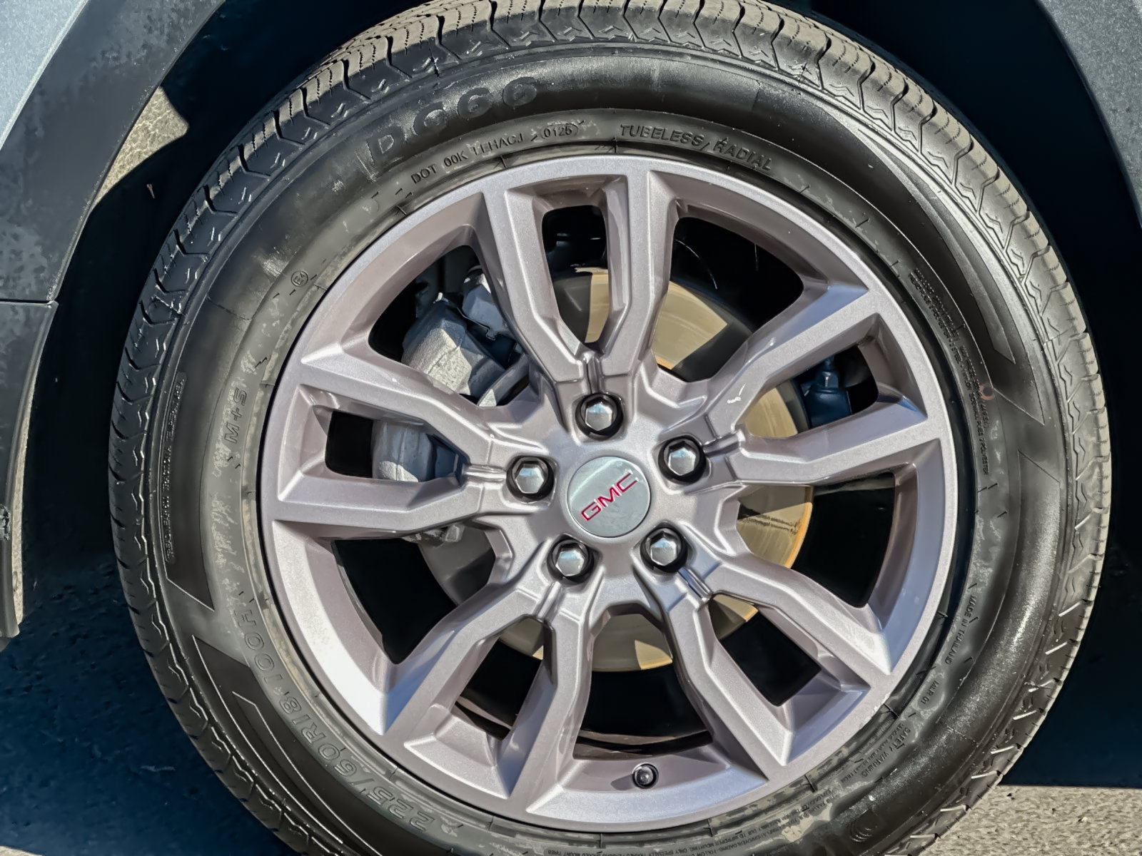 Used 2024 GMC Terrain SLT AWD/4WD image 25
