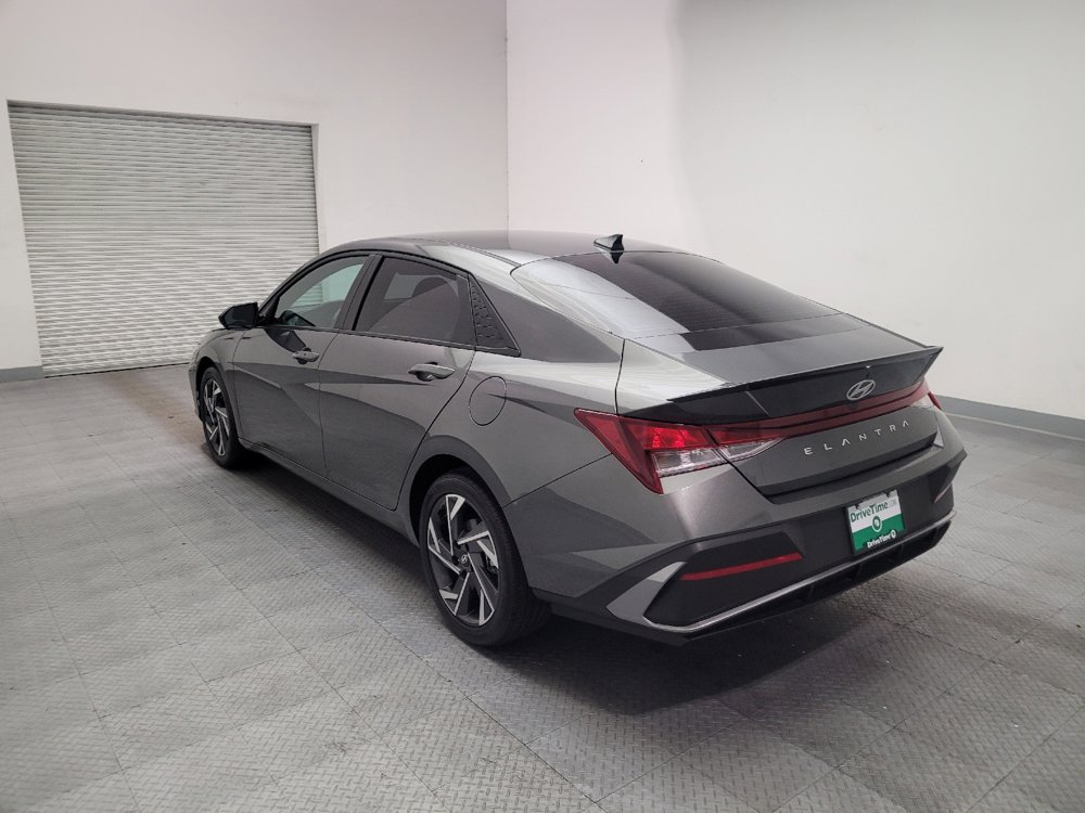 Used 2025 Hyundai Elantra Sport FWD image 5