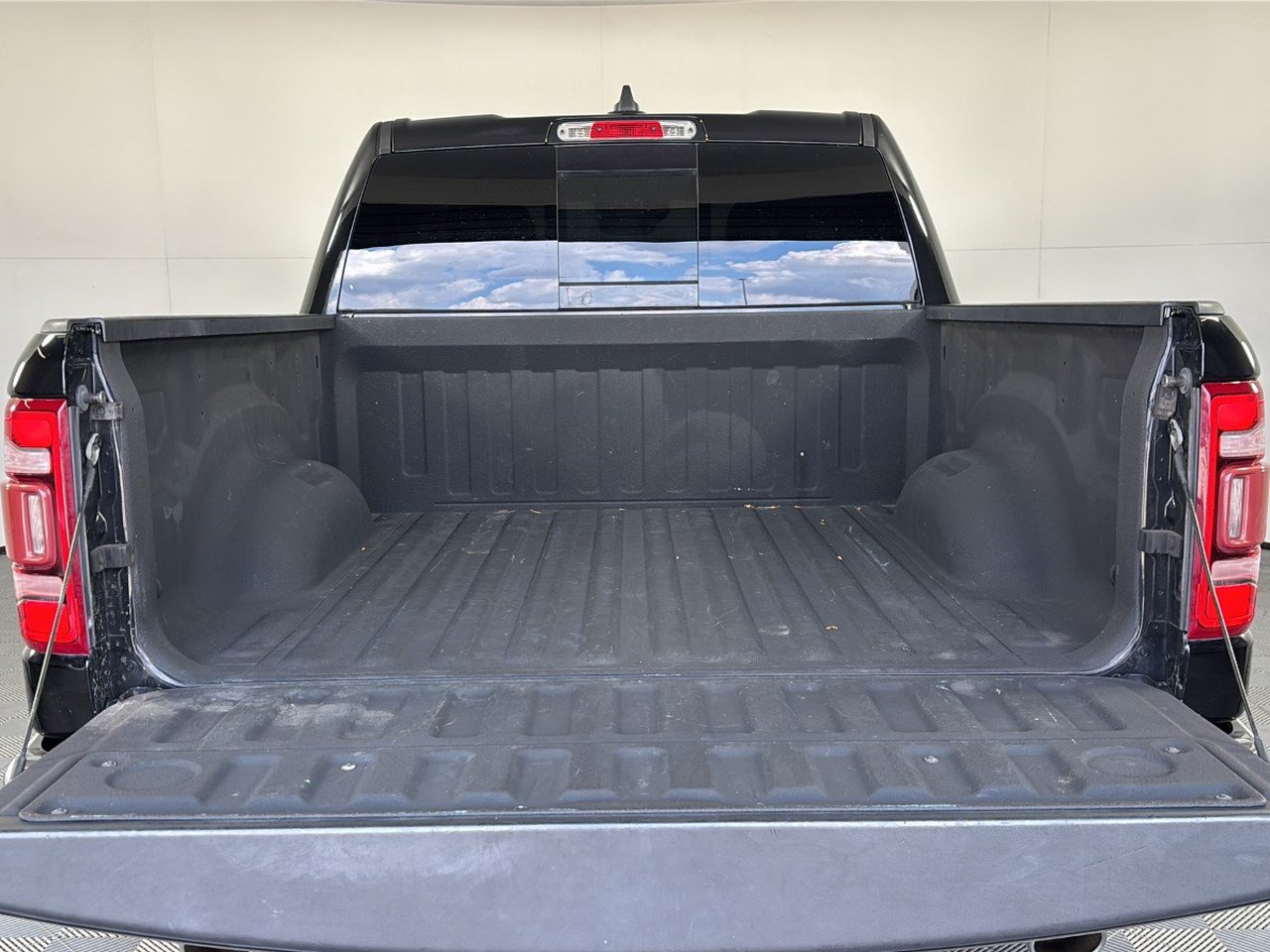Used 2021 RAM 1500 Laramie RWD image 28