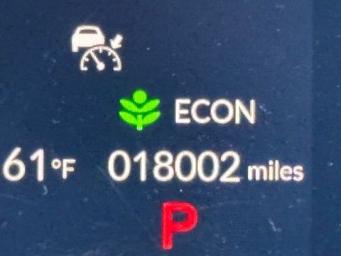 Used 2023 Honda HR-V LX image 17