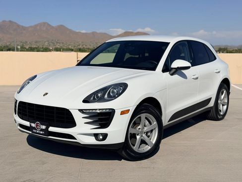 Used 2017 Porsche Macan AWD/4WD image 5