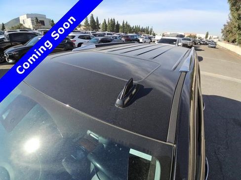 Used 2020 Cadillac Escalade Premium Luxury w/ Escalade Sport Edition AWD/4WD image 9