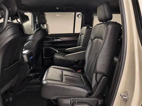 Used 2022 Jeep Wagoneer Series III w/ Rear Seat Video Group 1 RWD image 10