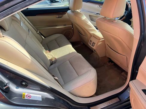 Used 2013 Lexus ES 300h w/ Luxury Pkg image 11