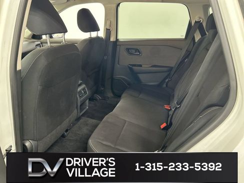 Used 2023 Nissan Rogue S AWD/4WD image 19