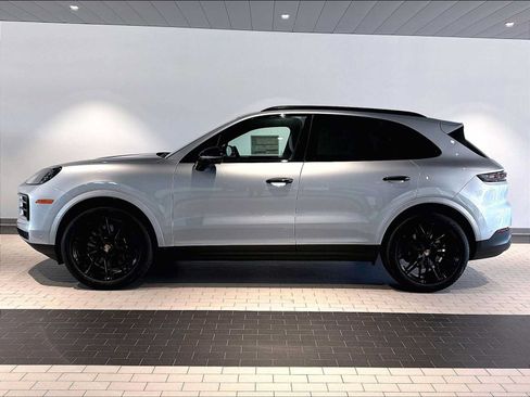 New 2026 Porsche Cayenne AWD/4WD image 2
