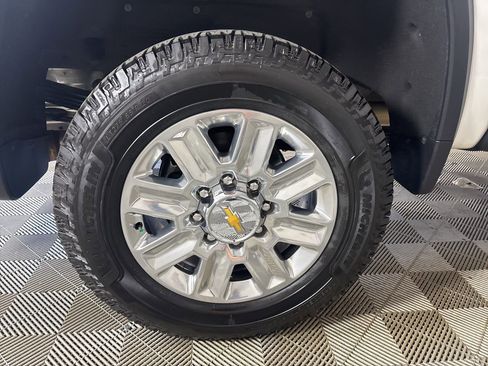 Used 2025 Chevrolet Silverado 2500 High Country w/ High Country Premium Package image 31
