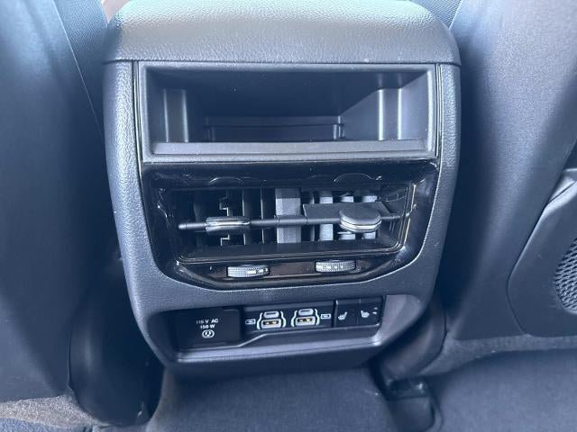 Used 2024 Jeep Grand Cherokee Limited w/ Luxury Tech Group II AWD/4WD image 17