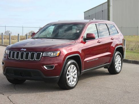 Used 2022 Jeep Grand Cherokee Laredo X RWD image 2