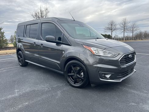 Used 2019 Ford Transit Connect XLT image 2