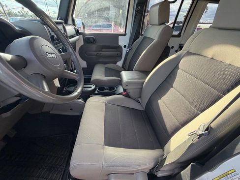 Used 2009 Jeep Wrangler Unlimited X image 15