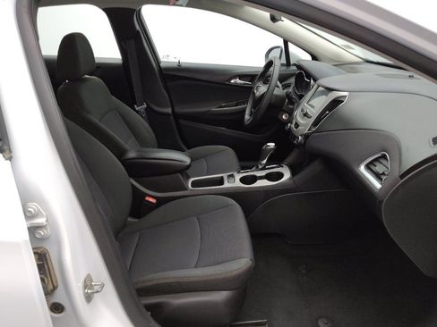 Used 2017 Chevrolet Cruze LS FWD image 21