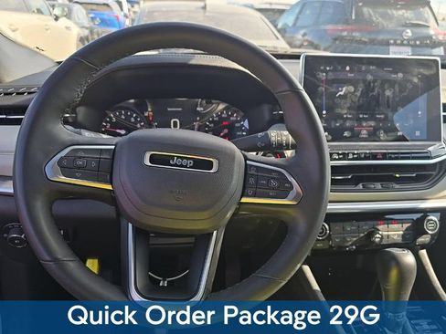Used 2025 Jeep Compass Limited AWD/4WD image 5