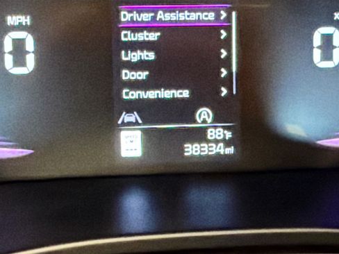 Used 2025 Kia Soul LX FWD image 8