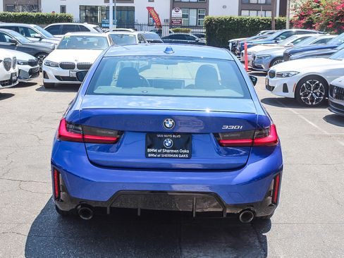 Used 2026 BMW 330i Sedan w/ M Sport Package RWD image 5