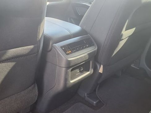 Used 2025 Nissan Pathfinder SV FWD image 23