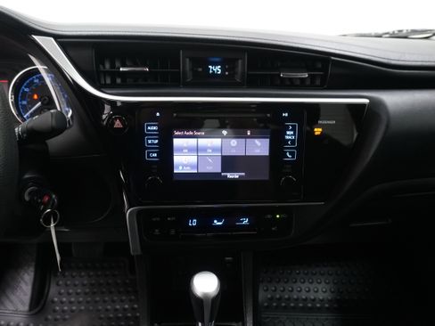 Used 2017 Toyota Corolla LE image 16