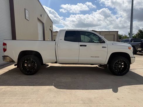 Used 2015 Toyota Tundra SR5 RWD image 6