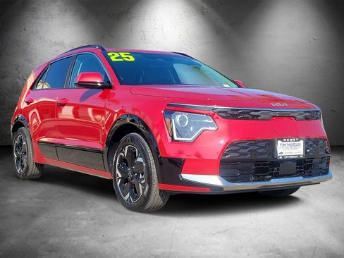 Used 2025 Kia Niro Wind FWD image 2