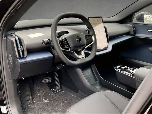 New 2026 Volvo EX30 Ultra w/ Climate Package image 7