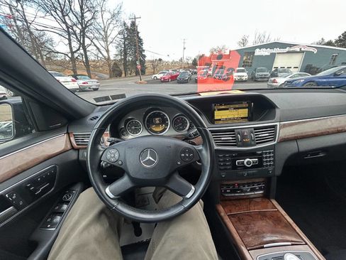 Used 2011 Mercedes-Benz E 350 4MATIC Wagon image 14