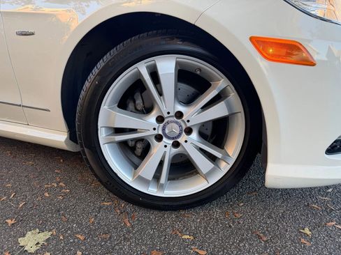 Used 2012 Mercedes-Benz E 350 4MATIC Sedan image 14