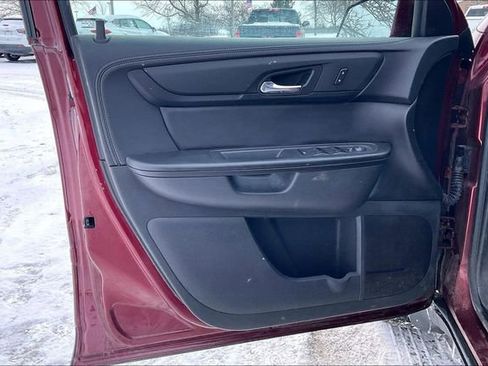 Used 2017 Chevrolet Traverse LT w/ Style and Technology Package image 22