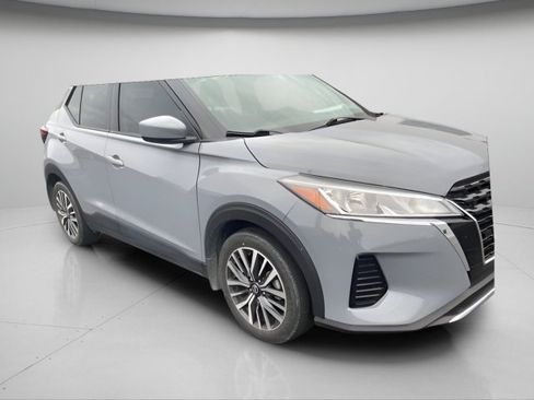 Used 2021 Nissan Kicks SV FWD image 5