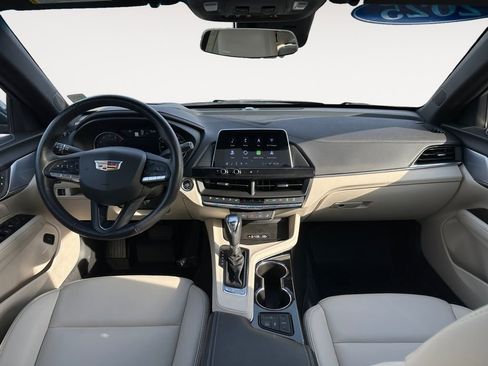 Used 2025 Cadillac CT4 Luxury RWD image 10